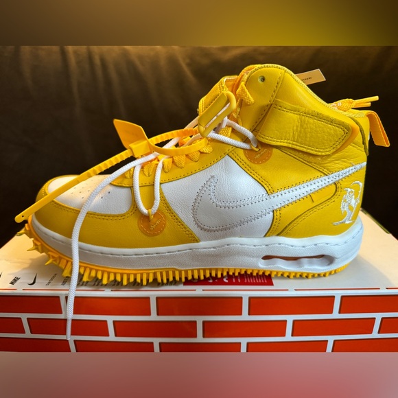 New Nike Air Force 1 Mid SP LTHR ‘Off-White /Varsity Maize’ Men’s Size 9 - Picture 2 of 16